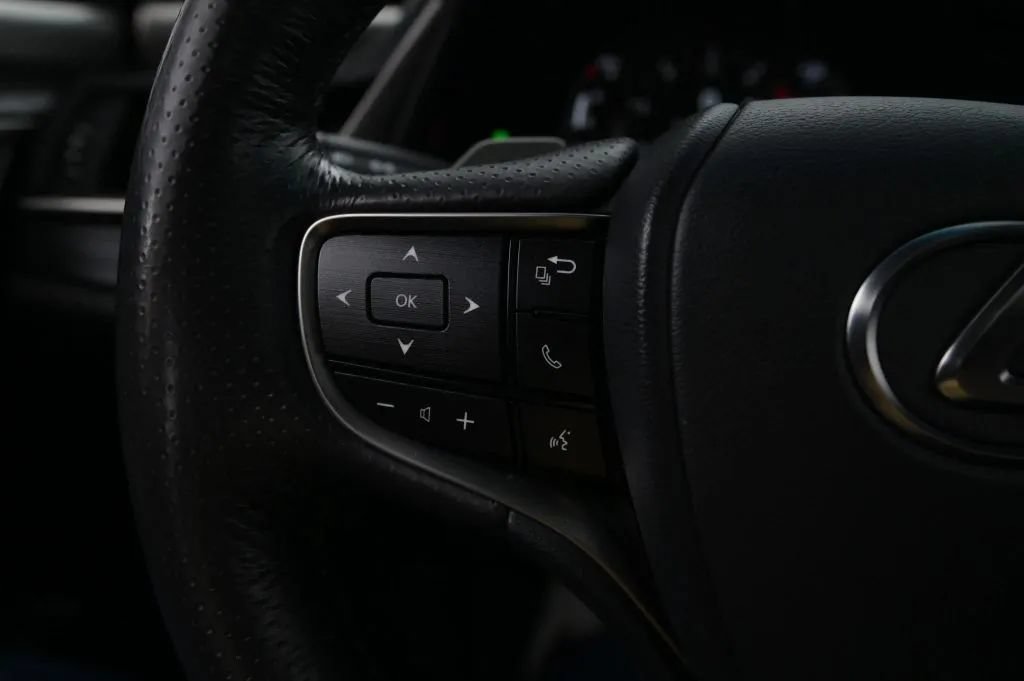Used 2020 Lexus ES 350 F Sport w/ Accessory Package 2 FWD image 28