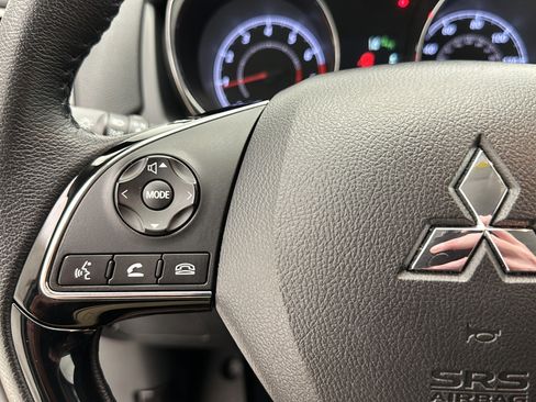 Used 2025 Mitsubishi Outlander Sport AWD image 18