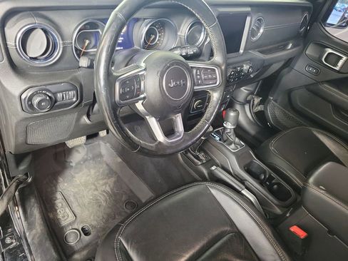 Used 2019 Jeep Wrangler Unlimited Sahara AWD/4WD image 11