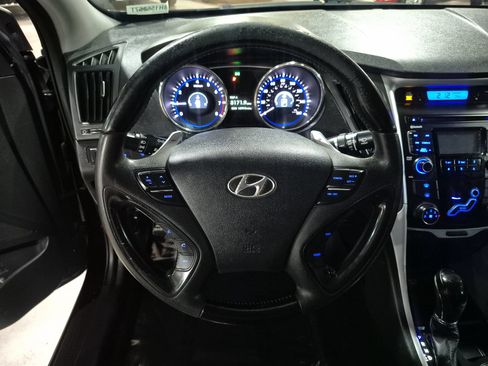 Used 2011 Hyundai Sonata SE FWD image 12