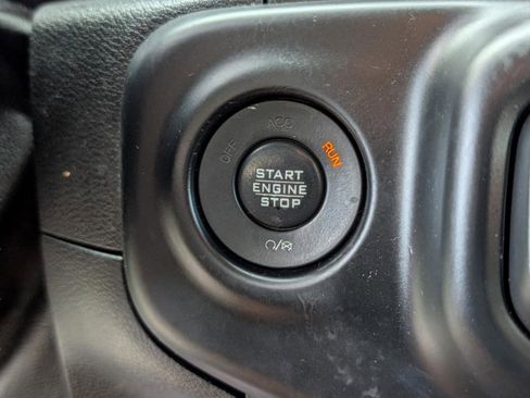 Used 2019 Jeep Wrangler Unlimited Sport image 20