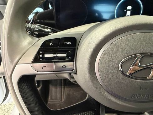 Used 2023 Hyundai Elantra SEL w/ Convenience Package FWD image 11