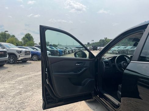 Used 2023 Nissan Rogue SV AWD/4WD image 14