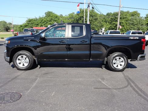 Used 2021 Chevrolet Silverado 1500 LT AWD/4WD image 25