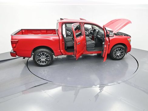 Used 2022 Nissan Titan SV RWD image 26