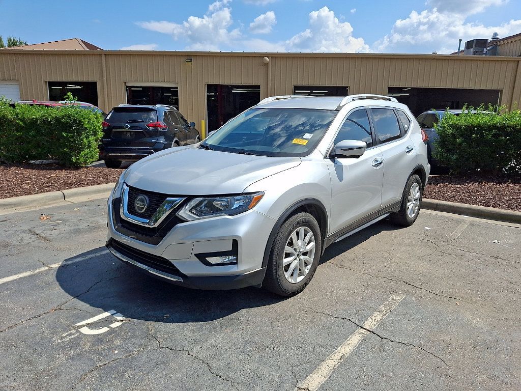 Used 2018 Nissan Rogue SV w/ Premium Package FWD image 1