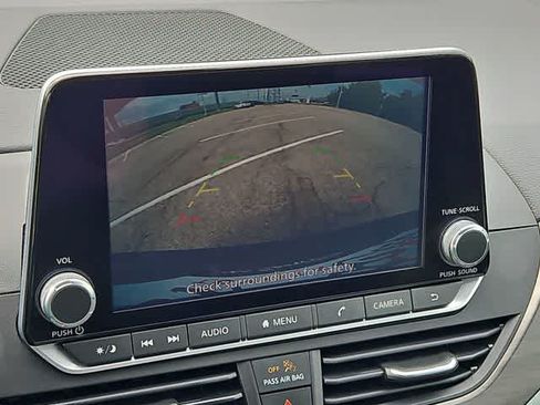 Used 2024 Nissan Altima 2.5 SV FWD image 22