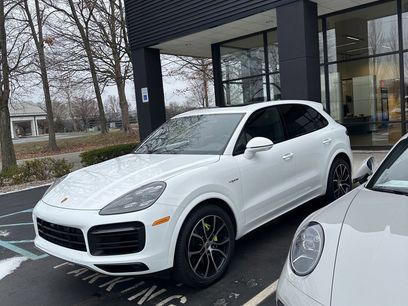 Certified 2022 Porsche Cayenne Platinum Edition