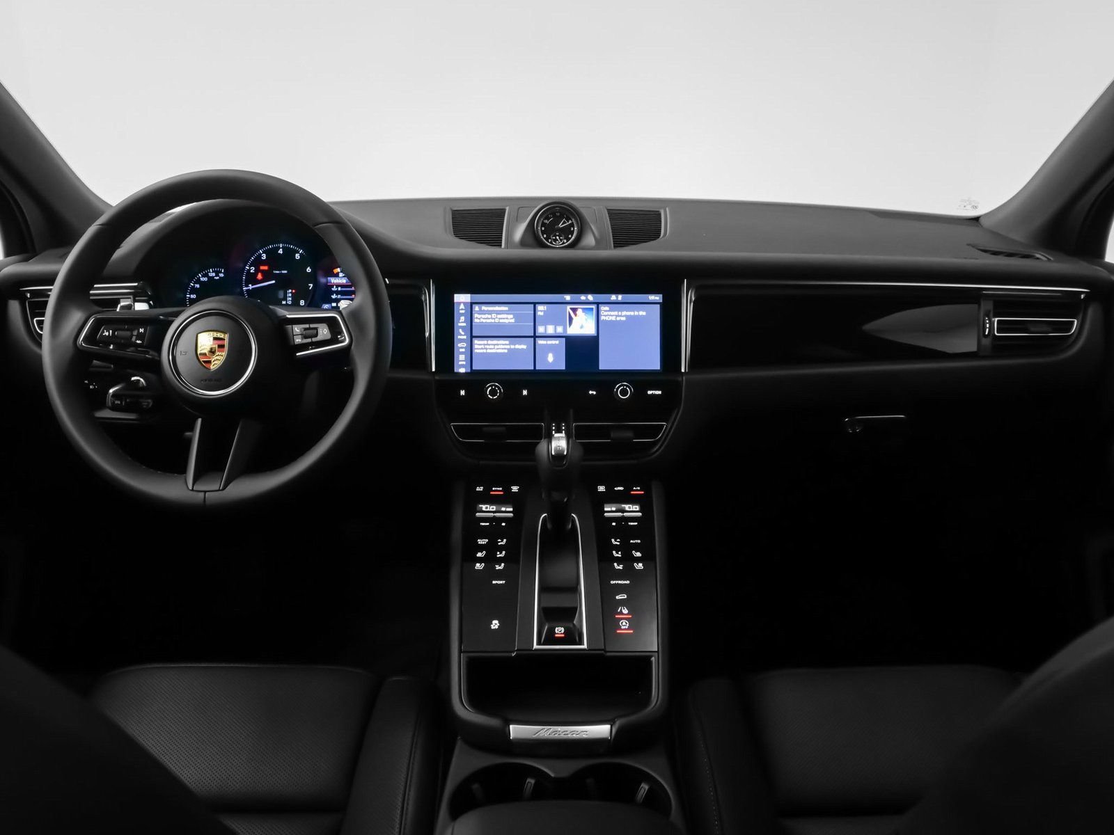 Certified 2025 Porsche Macan AWD/4WD image 28