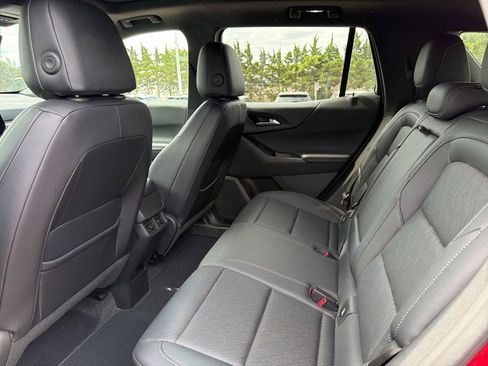 Used 2025 Chevrolet Equinox LT w/ Convenience Package II FWD image 6