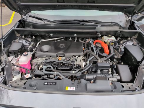 Certified 2021 Toyota RAV4 XLE Premium image 27