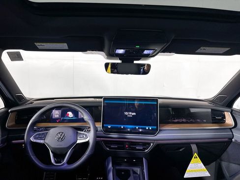 New 2026 Volkswagen Tiguan SEL R-Line image 12