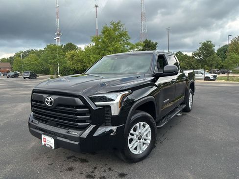 Used 2025 Toyota Tundra SR5 AWD/4WD image 1