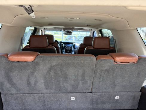 Used 2015 Cadillac Escalade ESV Luxury RWD image 14