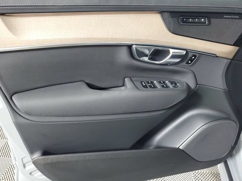 Certified 2025 Volvo XC90 T8 Plus w/ Protection Package Premier AWD/4WD image 17