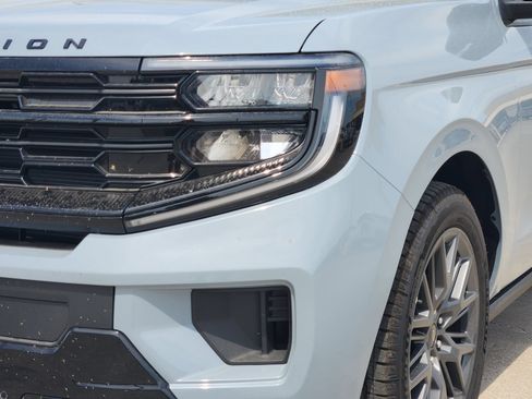 New 2027 Ford Expedition Platinum w/ Stealth Appearance Package AWD/4WD image 10