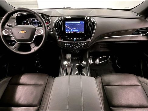 Used 2023 Chevrolet Traverse High Country FWD image 18