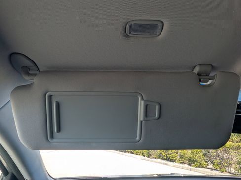 Used 2018 Kia Sorento LX image 28