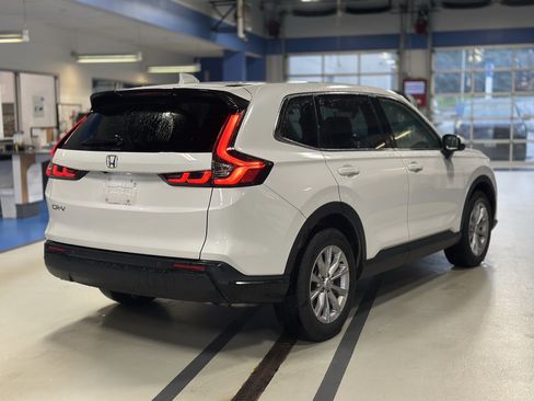 Used 2024 Honda CR-V EX-L image 4