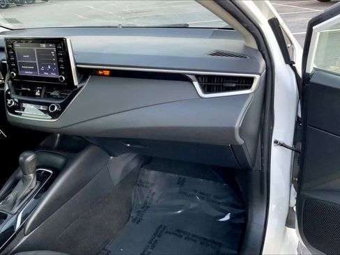 Used 2020 Toyota Corolla LE image 16