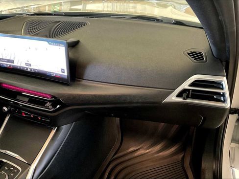 Certified 2025 BMW 330i 330i w/ M Sport Package image 17