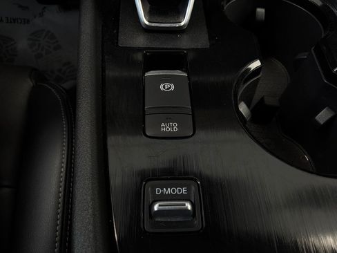 Used 2026 Nissan Rogue SL FWD image 24