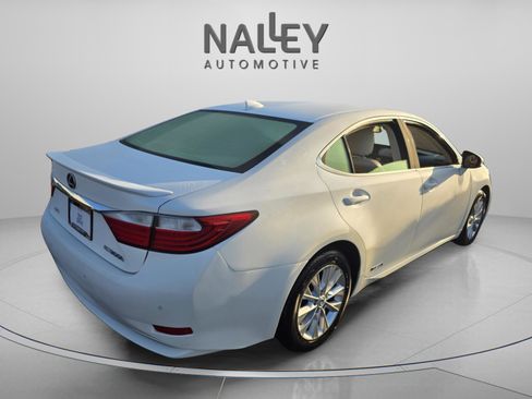 Used 2015 Lexus ES 300h w/ Navigation System Package image 6