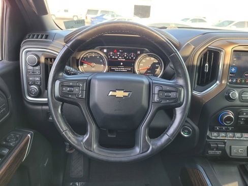 Used 2019 Chevrolet Silverado 1500 High Country image 16