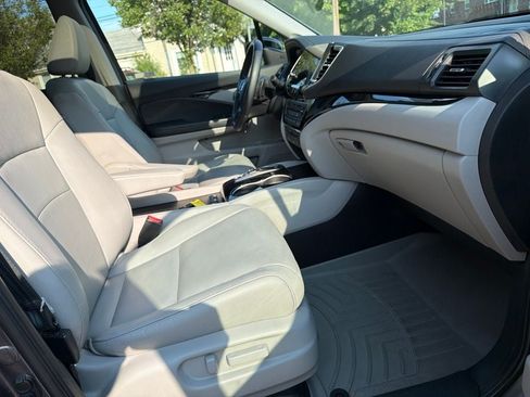 Used 2019 Honda Pilot Touring image 32