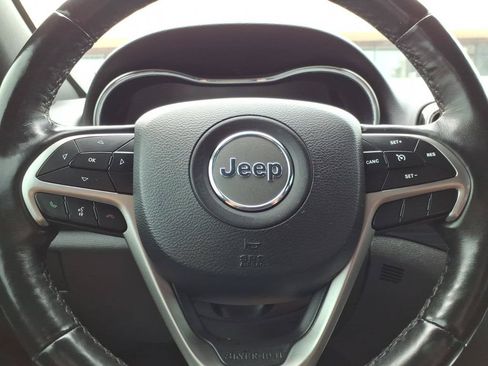 Used 2019 Jeep Grand Cherokee Altitude AWD/4WD image 20
