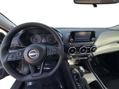 Used 2025 Nissan Sentra S image 21