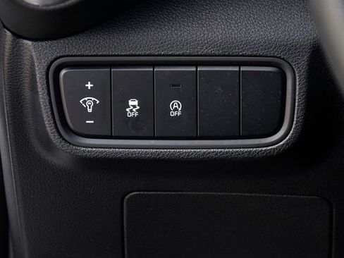 Certified 2025 Kia Soul LX w/ LX Technology Package FWD image 25