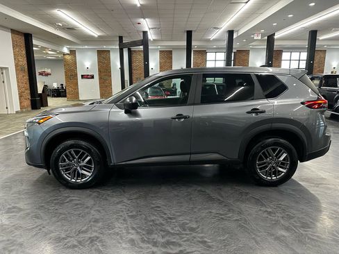 Used 2024 Nissan Rogue S AWD/4WD image 8