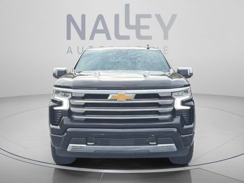 Used 2024 Chevrolet Silverado 1500 High Country w/ Technology Package AWD/4WD image 8