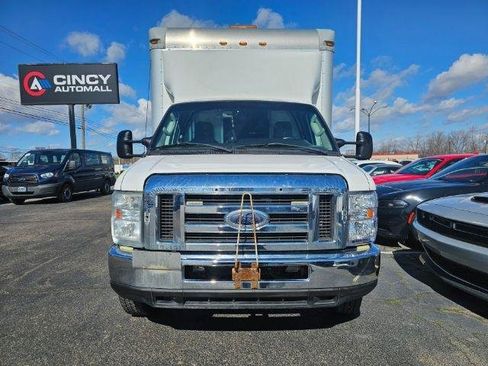 Used 2017 Ford E-450 and Econoline 450 Super Duty w/ Power Windows & Locks Group RWD image 3
