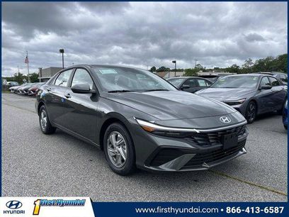 New 2026 Hyundai Elantra SE