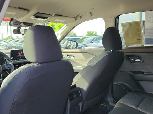 Certified 2023 Nissan Rogue SV FWD image 12