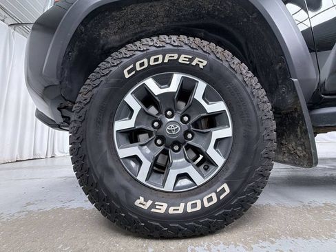 Certified 2023 Toyota Tacoma TRD Off-Road AWD/4WD image 15
