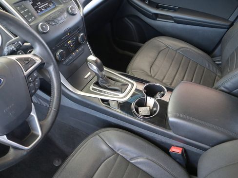 Used 2016 Ford Edge SEL image 34