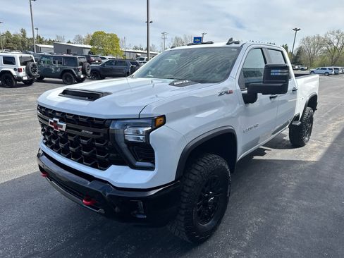 Used 2026 Chevrolet Silverado 2500 ZR2 AWD/4WD image 11