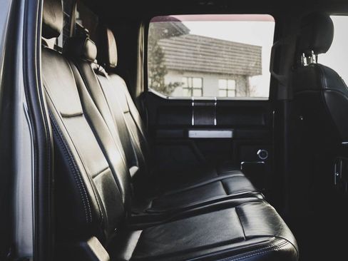 Used 2019 Ford F250 Lariat w/ Lariat Ultimate Package AWD/4WD image 18