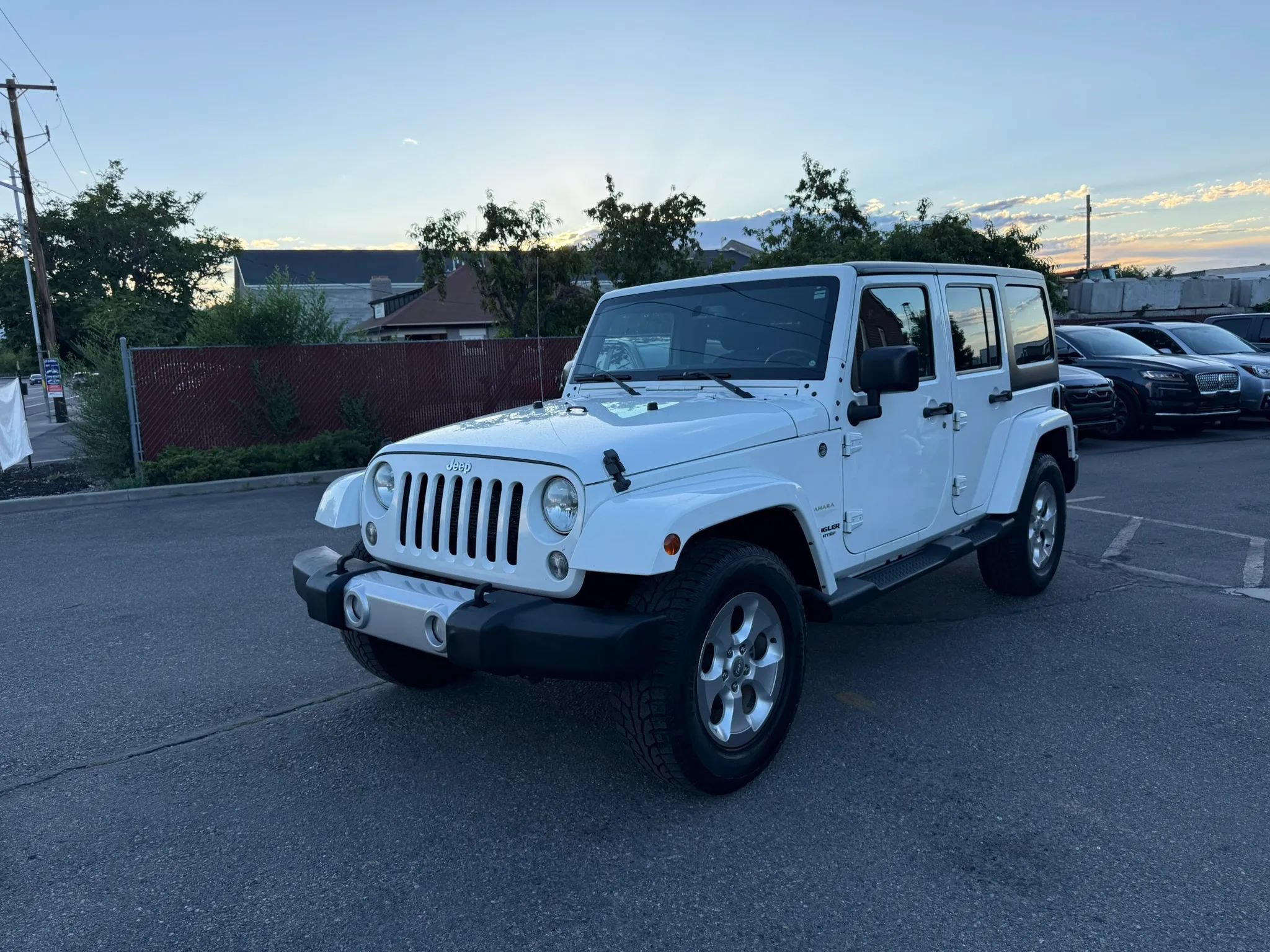 Used 2015 Jeep Wrangler Unlimited Sahara w/ Connectivity Group AWD/4WD image 1