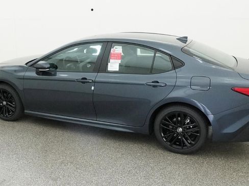 New 2026 Toyota Camry SE FWD image 4