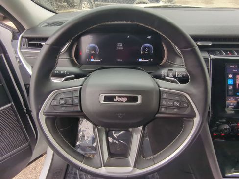 Used 2022 Jeep Grand Cherokee L Laredo w/ Luxury Tech Group I image 22