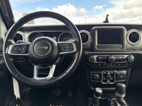 Used 2021 Jeep Gladiator Overland w/ Trailer Tow Package image 20