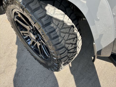 Used 2024 Toyota 4Runner SR5 Premium w/ Moonroof Package AWD/4WD image 18