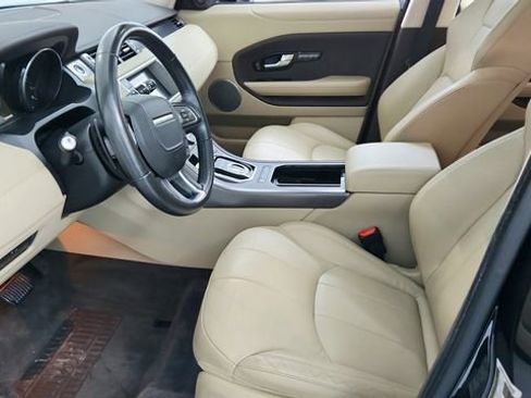 Used 2018 Land Rover Range Rover Evoque SE Premium image 13