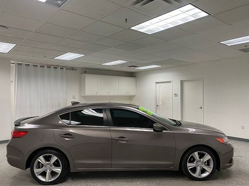 Used 2014 Acura ILX w/ Technology Package image 4