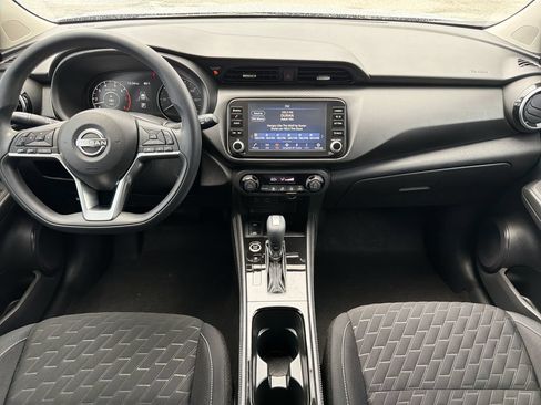 Used 2022 Nissan Kicks SV FWD image 15