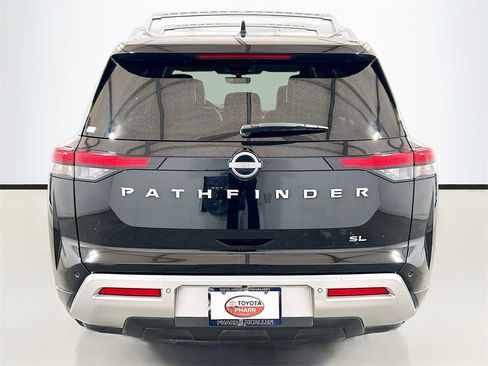 Used 2024 Nissan Pathfinder SL w/ SL Premium Package image 5
